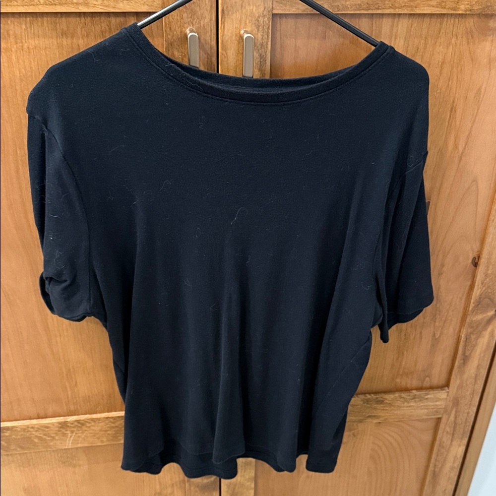 GAP Black Short Sleeve Women’s Tee - Wide Neck